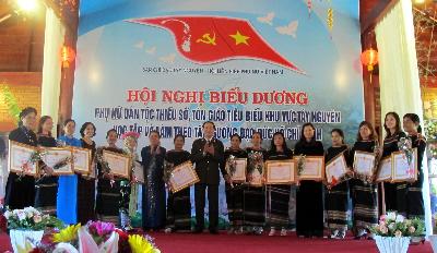 Biểu dương phụ nữ dân tộc thiểu số Tây Nguyên ảnh 1